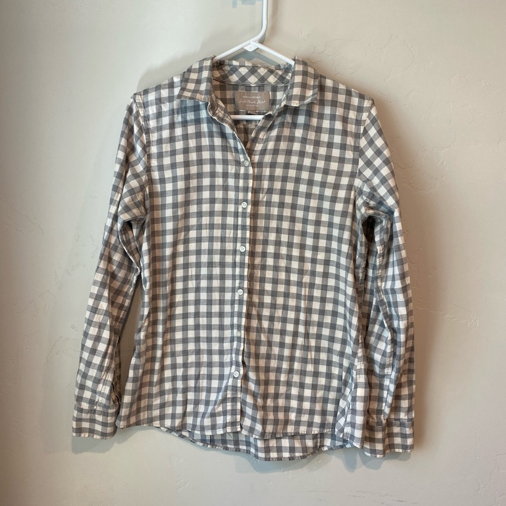 Banana Republic Women’s Gray Checkered Casual Shirt Fall Buffalo Check Size M